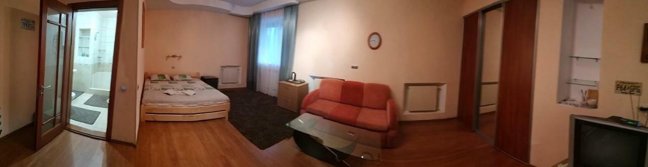 Отель Хата Dnipro Esterno foto